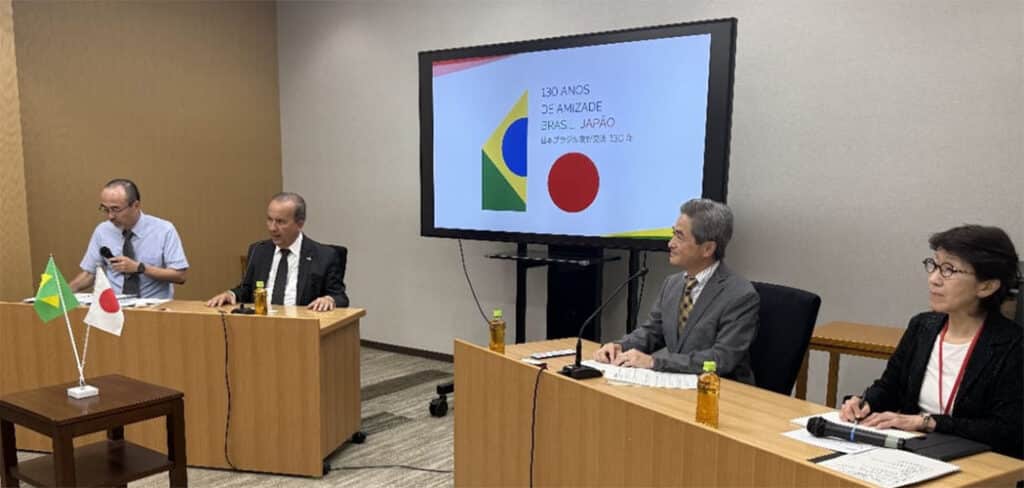 Missão à Ásia