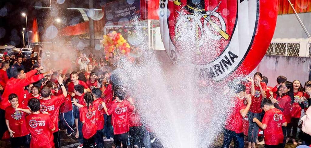 Mais de 700 novos bombeiros mirins são formados em Santa Catarina Mais de 700 novos bombeiros mirins são formados em Santa Catarina