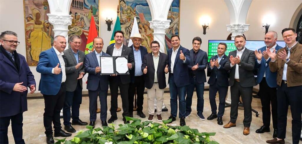 Santa Catarina e Paraná firmam acordo de R$ 340 milhões para obras de infraestrutura Santa Catarina e Paraná firmam acordo de R$ 340 milhões para obras de infraestrutura