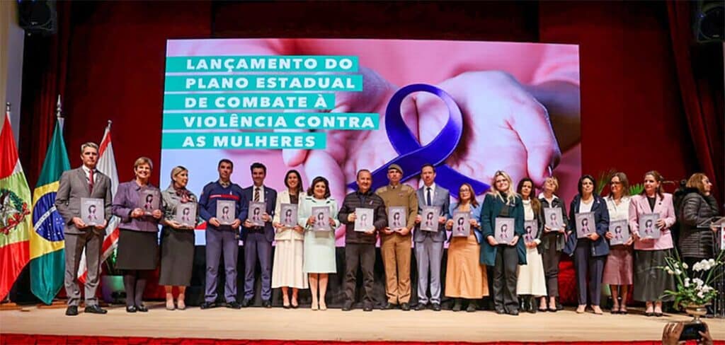 Governo de SC lança Plano Estadual de Combate à Violência Contra Mulheres Governo de SC lança Plano Estadual de Combate à Violência Contra Mulheres