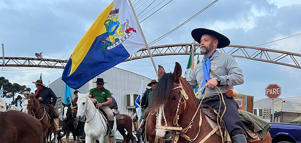 Chama Crioula chega ao litoral e marca início das comemorações da Semana Farroupilha