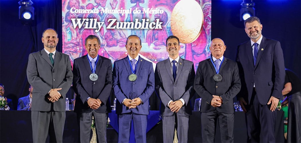 Jorginho Mello é homenageado com a comenda Willy Alfredo Zumblick