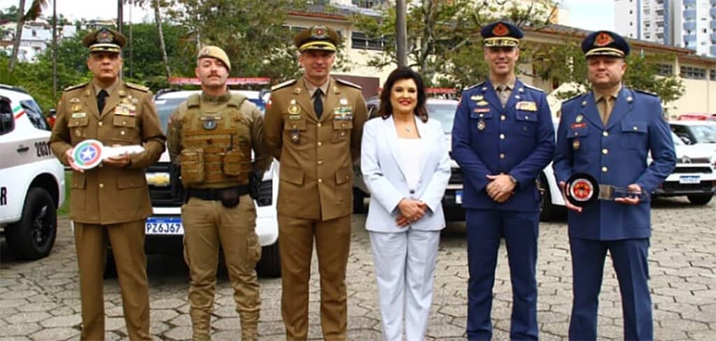 Governo de SC realiza promoção de oficiais e praças da PMSC e do CBMSC e entrega viaturas Governo de SC realiza promoção de oficiais e praças da PMSC e do CBMSC e entrega viaturas