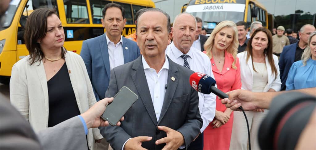 Jorginho Mello anuncia destinação de Centro de Eventos em Canasvieiras para o setor da Educação