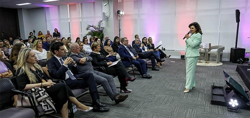 Vice-governadora de SC formaliza adesão a protocolo de combate à violência contra mulheres