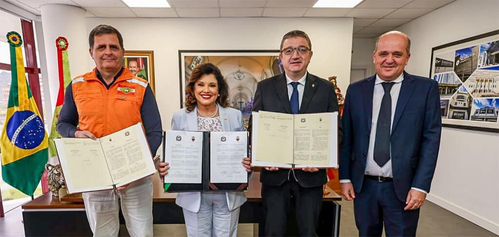 Vice-governadora Marilisa Boehm assina com a província italiana de Trento acordo de colaboração na área de Defesa Civil 