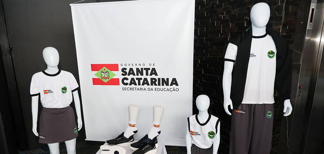 Governo de SC irá distribuir uniformes escolares para todos os estudantes da rede estadual para o ano letivo de 2026
