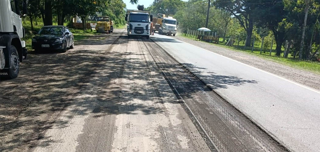 Estrada Boa: obras das áreas de escape da Serra Dona Francisca entram na fase de pavimentação