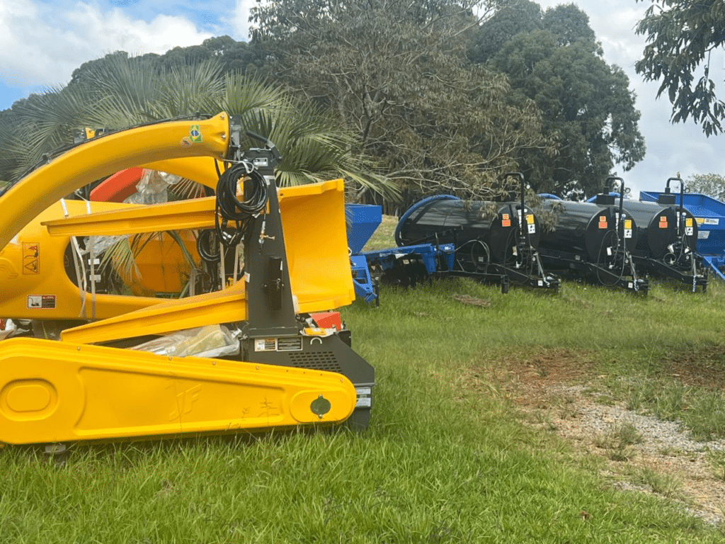 Governo de SC entrega 50 equipamentos agrícolas para modernizar a produção agrícola catarinense em Campos Novos