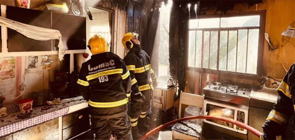 CBMSC orienta população sobre prevenção diante do aumento de incêndios residenciais no inverno CBMSC orienta população sobre prevenção diante do aumento de incêndios residenciais no inverno