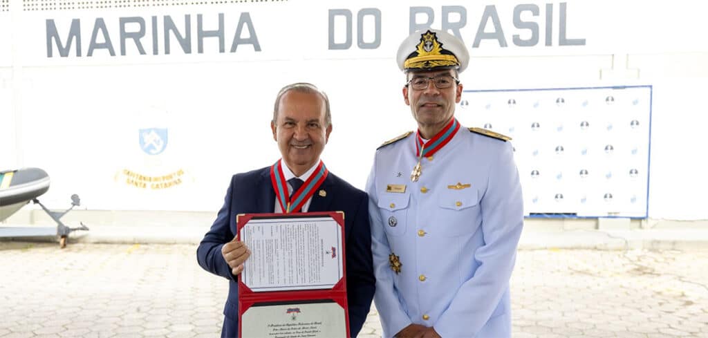 Governador Jorginho Mello recebe Ordem do Mérito Naval em cerimônia na Capitania dos Portos Governador Jorginho Mello recebe Ordem do Mérito Naval em cerimônia na Capitania dos Portos