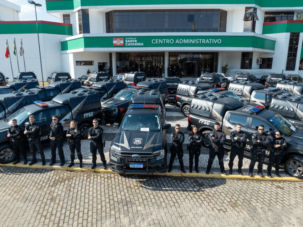 Jorginho Mello entrega reforço de R$ 27 milhões em viaturas e equipamentos para a Polícia Penal