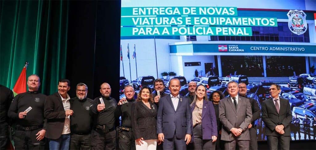 Jorginho Mello entrega reforço de R$ 27 milhões em viaturas e equipamentos para a Polícia Penal Jorginho Mello entrega reforço de R$ 27 milhões em viaturas e equipamentos para a Polícia Penal