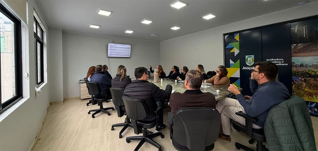 Defesa Civil de Joaçaba reúne escolas particulares para implantação do Plancon Edu-Mutirriscos