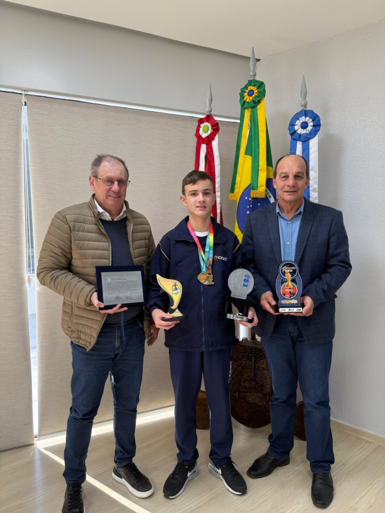 Educação de Joaçaba celebra ouro nacional e outras conquistas na Olimpíada Brasileira de Matemática das Escolas Públicas