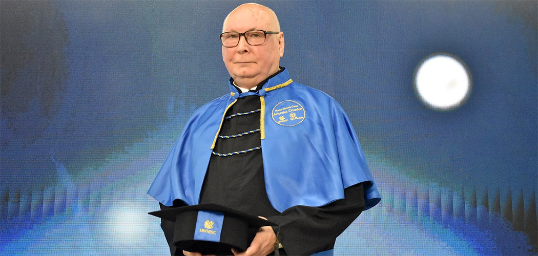 Unoesc celebra 30 anos como Universidade com homenagem a Aristides Cimadon e lançamento de livro comemorativo