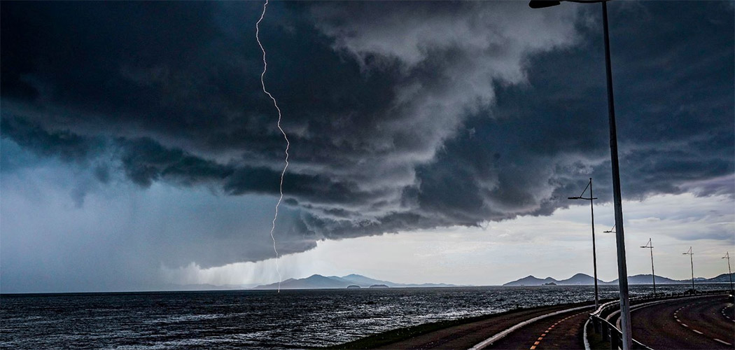 Frente fria traz chuva e risco de temporais isolados para Santa Catarina nesta semana