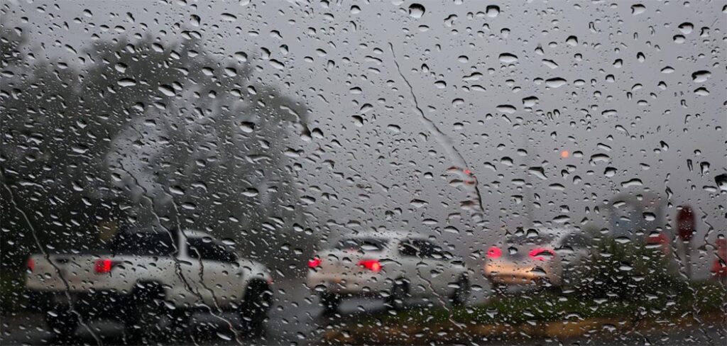Temporais avançam por Santa Catarina e chuva ganha força entre domingo e segunda