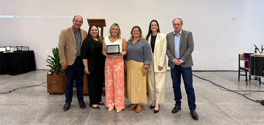 Joaçaba reúne mais de 400 profissionais em homenagem ao Dia do Professor