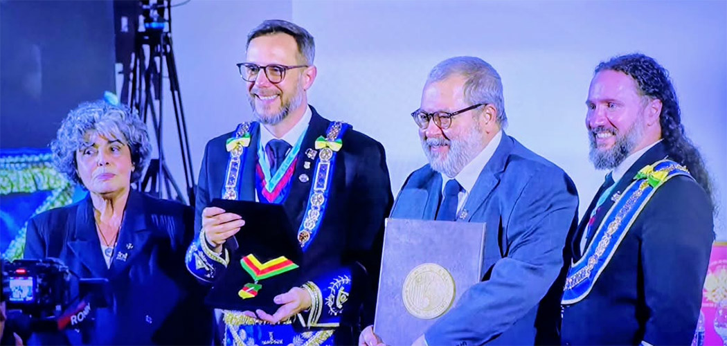 Telmo Flor recebe Medalha Caldas Júnior e título de Jornalista Destaque de 2026 nas comemorações dos 133 anos do Grande Oriente do RS